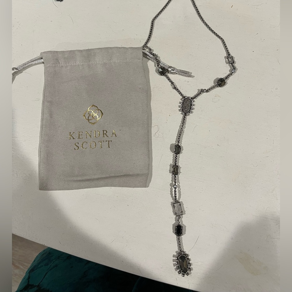 Kendra Scott necklace